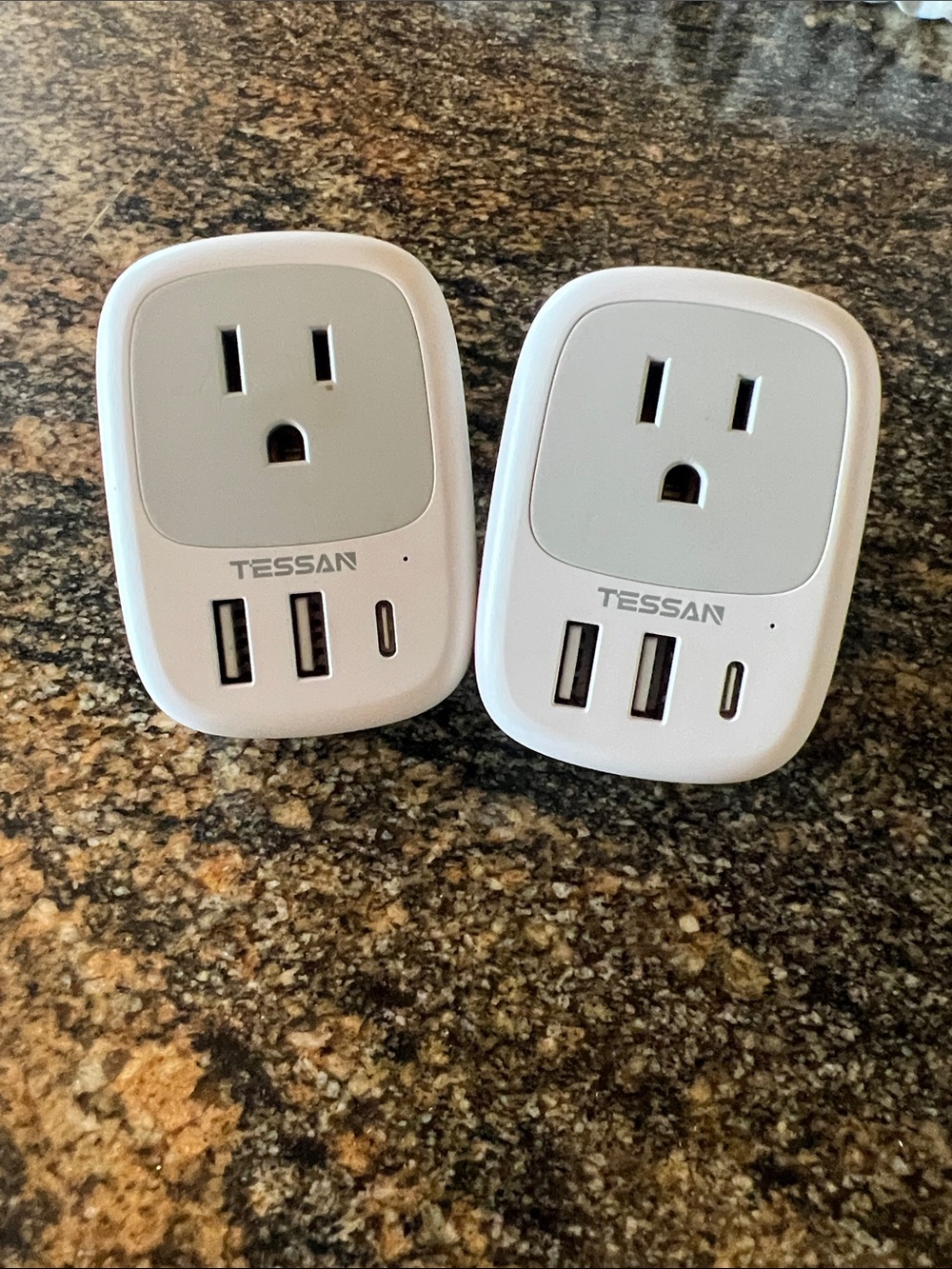 TESSAN Dual USB Wall Outlet Adapter — White